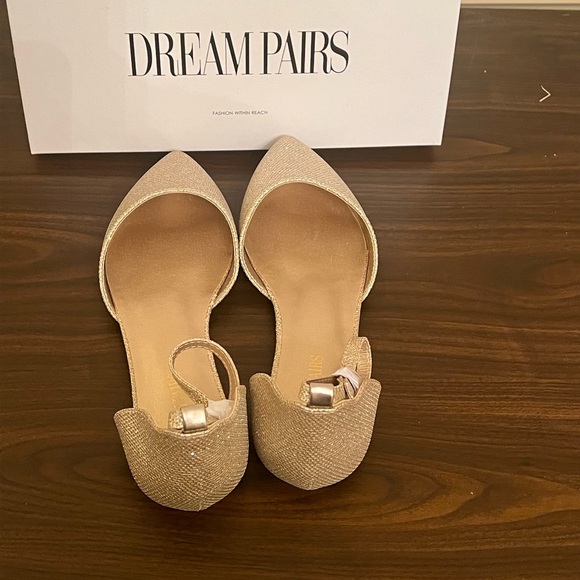 Dream Pair gold glitter formal flat shoe size 10 - Picture 2 of 6